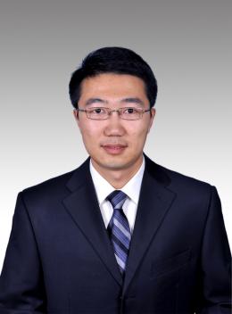 浅灰底单人照